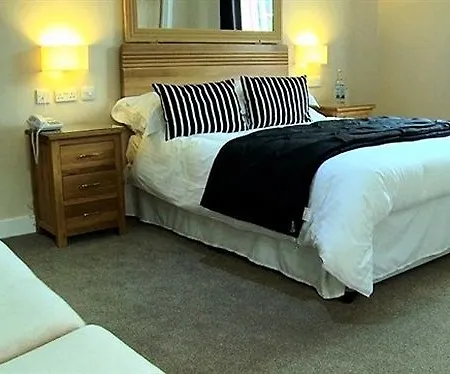 Penzion The Britannia & Waves Restaurant 4*